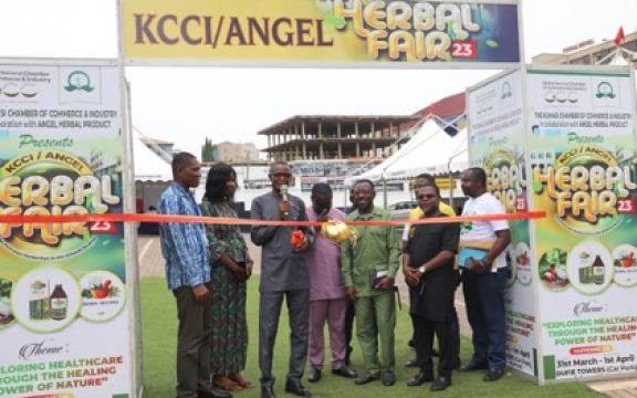 Shippers’ Authority provides assistance to exporters of herbal products during Herbal Fair in Kumasi