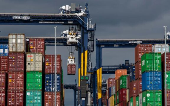 Importers and Exporters Back GSA’s Cap on Container Charges